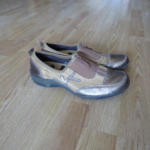 Anne Klein AK Women's Bronze Brown Fabric Front Zip Low Top Shoes Size 7.5 - Picture 6 of 12